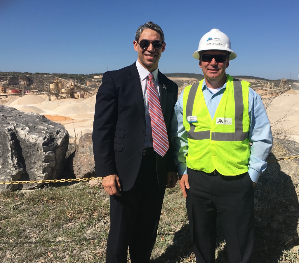 Councilman Ron Nirenberg tours the Beckmann Quarry  